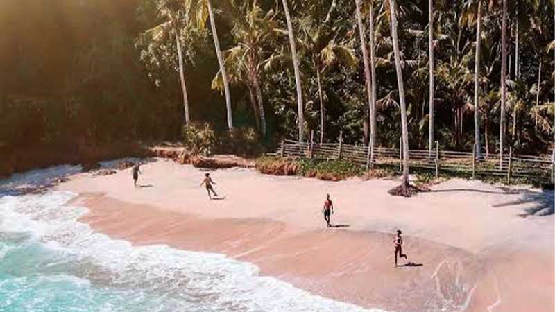 Is East or West Nusa Penida Better